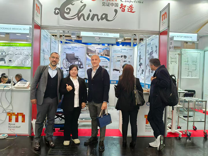 Yuteng Medical Dubai -näyttelyssä